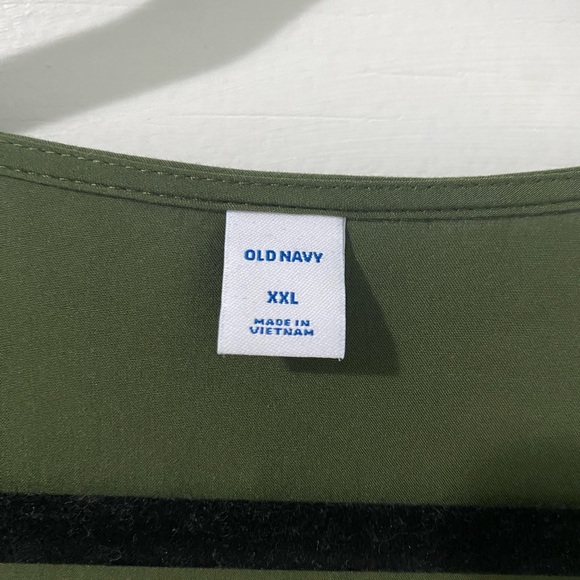 Olive green sweetheart neckline shirt with ruching on the sleeves - Picture 3 of 3